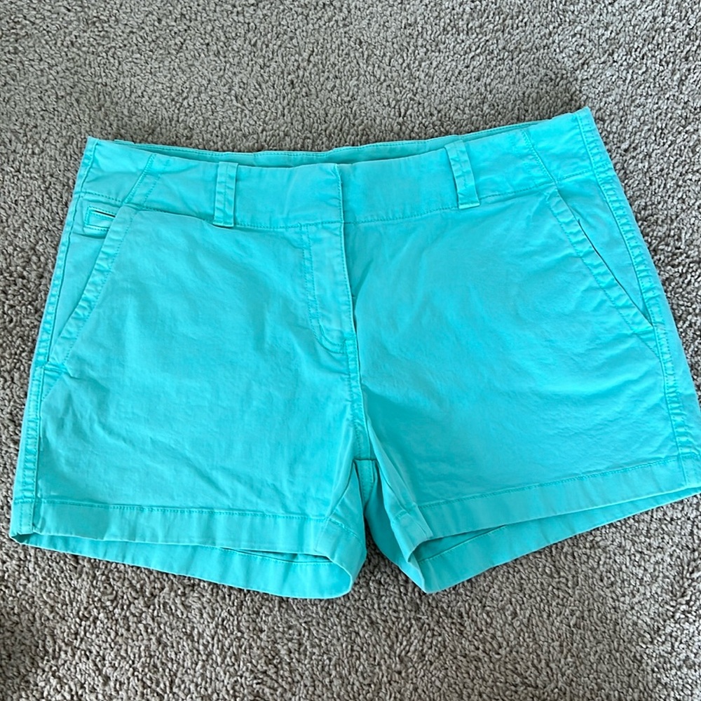 Vineyard Vines 3 1/2 Inch Every Day Shorts, size 6, mint green.